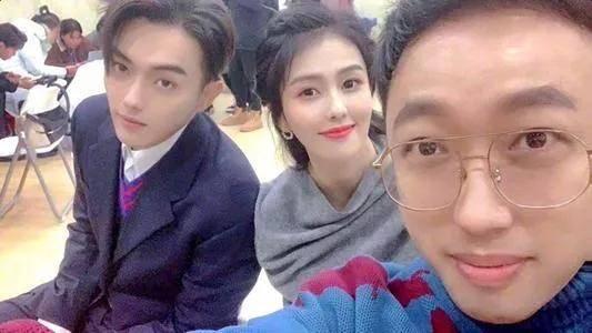 网红大秋千 于正和何晟民